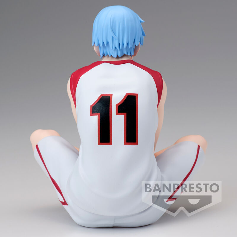 Ensemble des cinq images montrant différentes perspectives de la figurine Kuroko Tetsuya