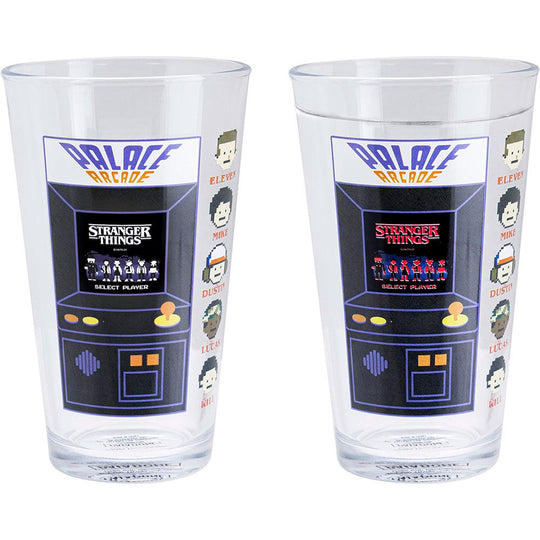 Verre Stranger Things Palace Arcade en verre transparent avec effet lumineux rouge sur l'écran, présenté sur fond neutre