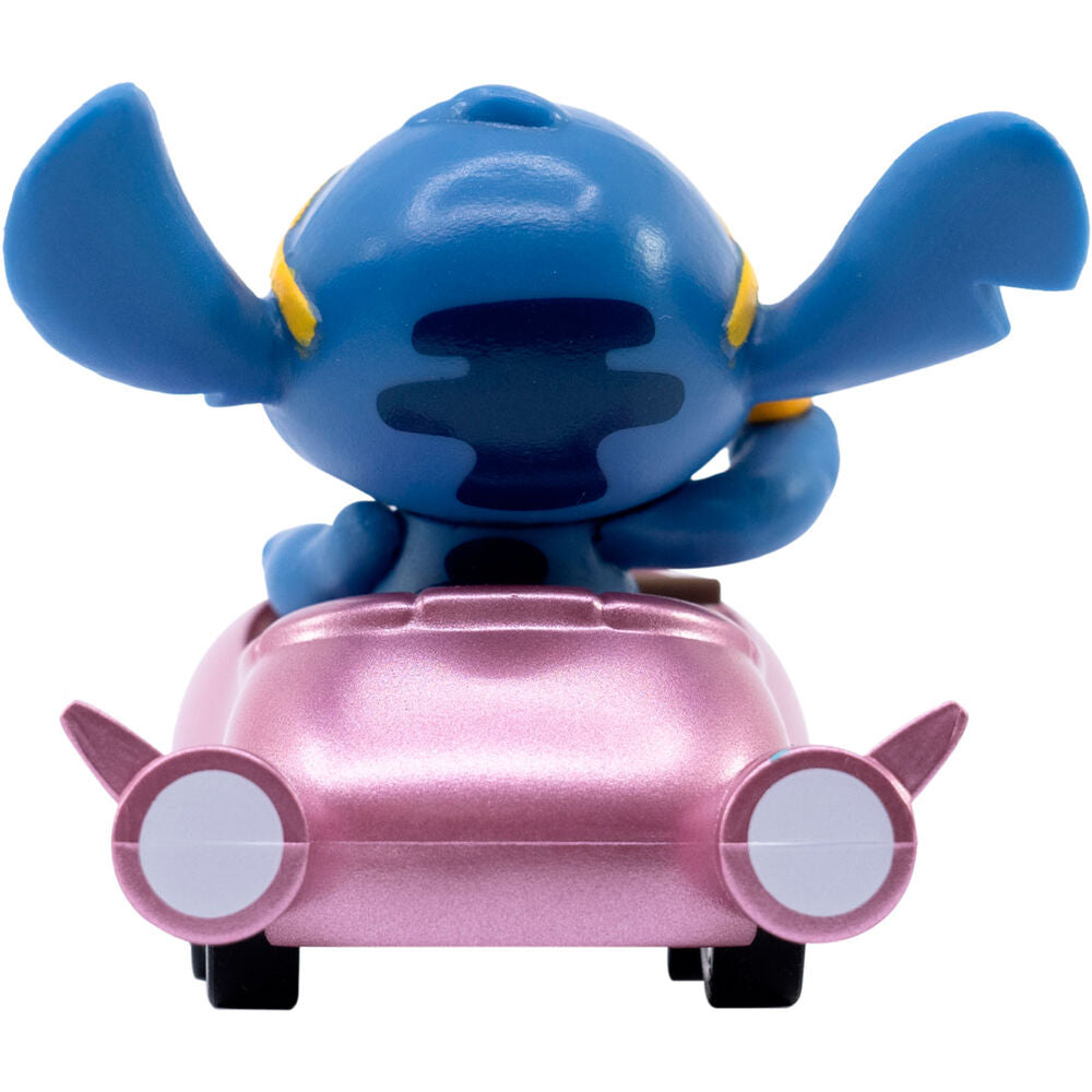 Image rapprochée des mains de Stitch avec ses griffes bien définies sur la figurine YUME TOYS