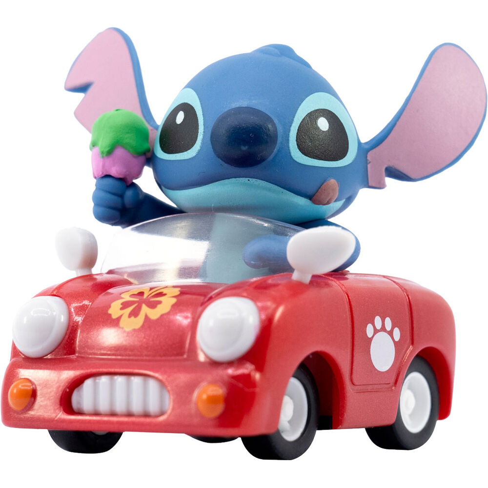 Gros plan sur la tête de Stitch avec ses dents apparentes et son sourire malicieux