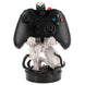 Vue de face du support Marvel Anti-Venom Cable Guy de 21 cm tenant une manette de jeu.