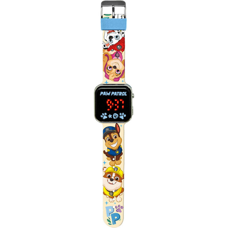 Vue rapprochée de la montre LED Paw Patrol montrant les dimensions compactes et le bracelet confortable