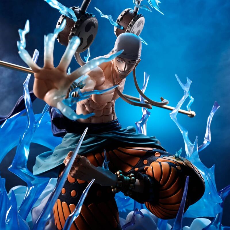 Vue rapprochée des éclairs sculptés sur la figurine Enel One Piece 32cm