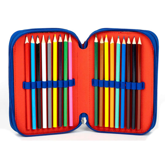Image de la trousse portée dans un sac à dos, démontrant sa taille compacte