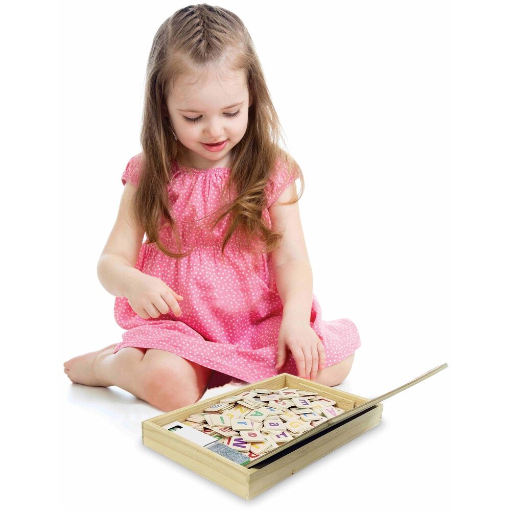 Présentation des cartes mots bilingues disposées en éventail pour apprentissage