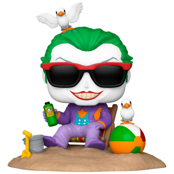 Vue latérale de la figurine POP Joker sur la plage montrant les détails du costume et la finition soignée FUNKO.