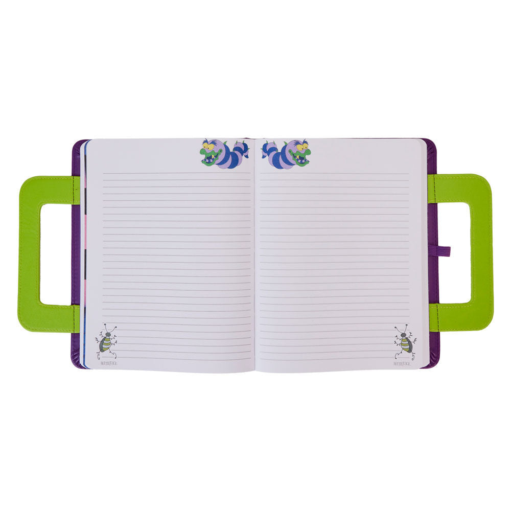 Vue rapprochée des détails imprimés et appliqués sur la couverture du carnet Beetlejuice Loungefly