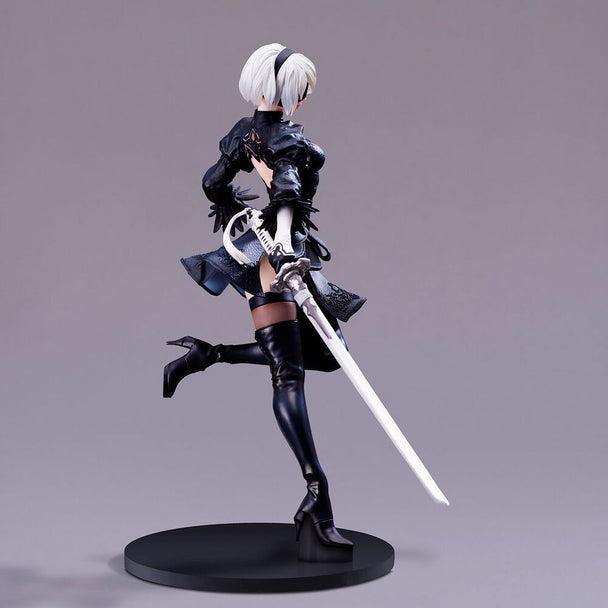 Figurine 2B Yorha No. 2 Type B de Nier: Automata en position dynamique, vue de face, hauteur 18cm.