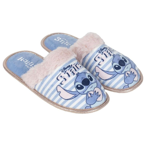 Chausson Disney Stitch CERDÁ vue de face en taille 30-31 avec design coloré et doux