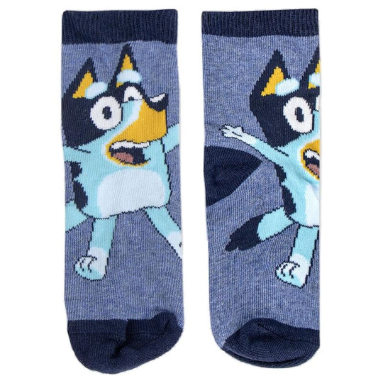 Chaussettes Bluey CERDÁ taille 27 à 30 présentées sur un fond blanc pour bien voir les motifs