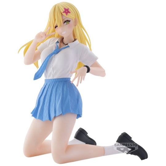 Figurine Aria Kisaki en uniforme scolaire vue de face avec détails précis, hauteur 12 cm