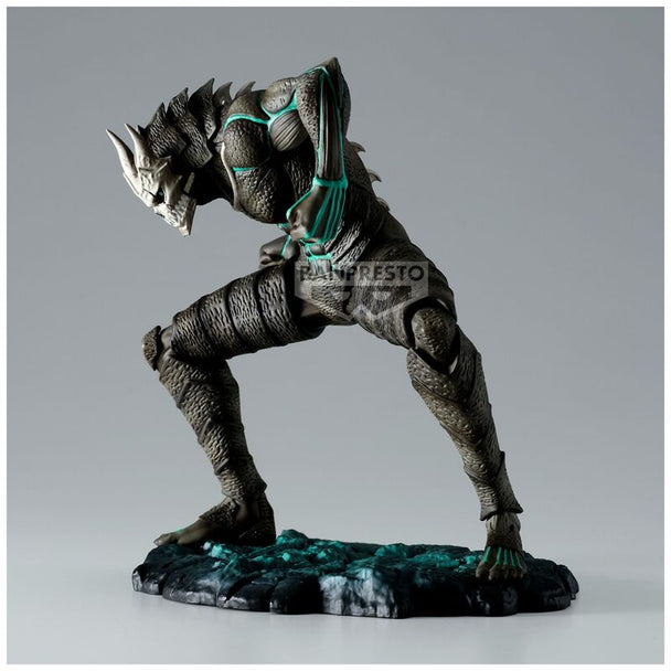 Profil latéral de la figurine Kaiju No. 8 The Brush montrant la posture dynamique et les finitions