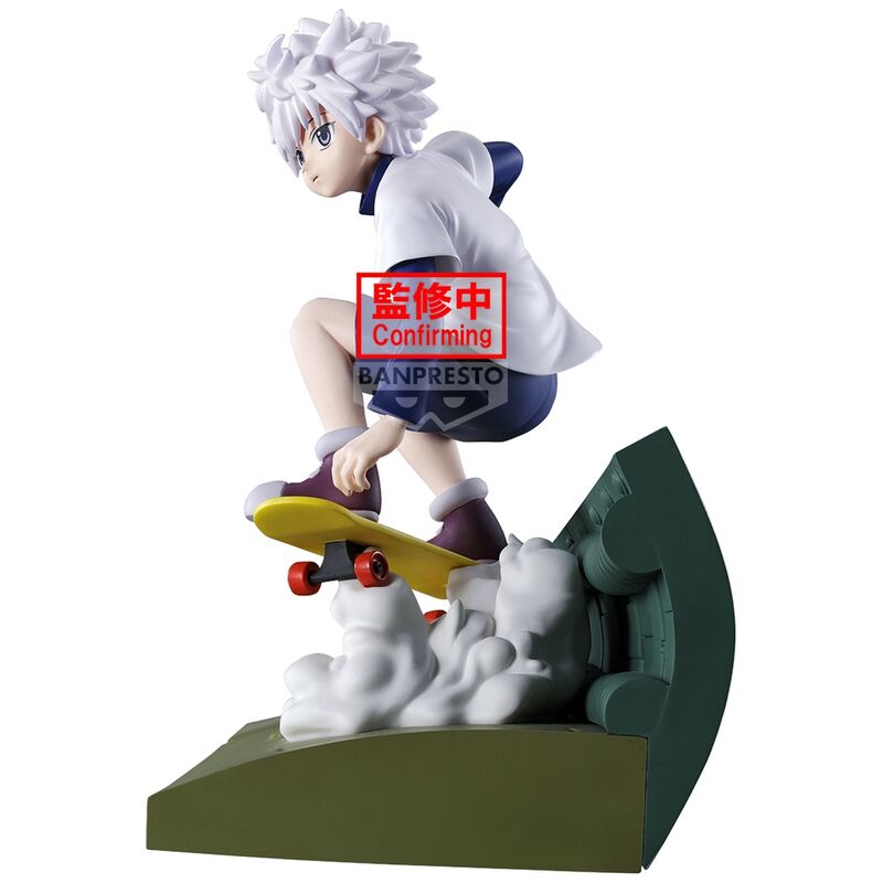 Gros plan sur le visage expressif de la figurine Killua Zoldyck Hunter x Hunter