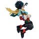 Gros plan sur le visage expressif de la figurine Izuku Midoriya avec ses yeux verts distinctifs