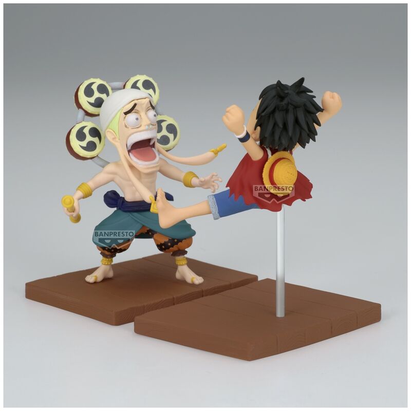 Vue latérale de la figurine Enel avec ses accessoires et posture caractéristique
