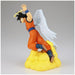 Vue arrière de la figurine Son Goku mettant en valeur la coiffure et le costume détaillé