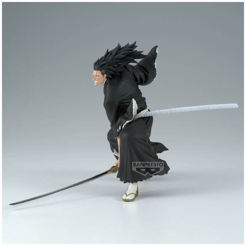 Présentation complète de la figurine Kenpachi Zaraki Bleach Vibration Stars sur fond blanc