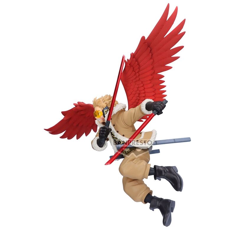 Photo de la figurine Hawks posée sur un socle, mettant en valeur sa taille et sa finition