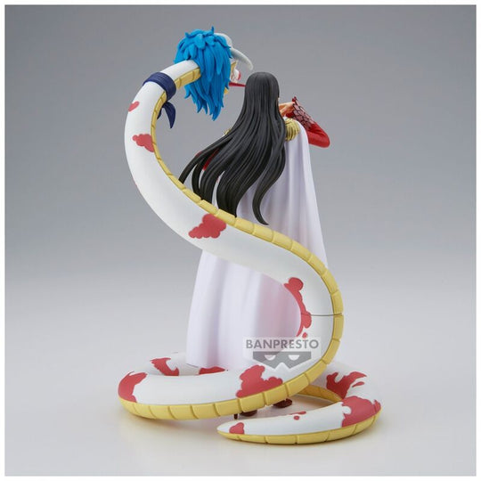 Zoom sur le visage expressif de la figurine Boa Hancock One Piece 17 cm