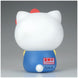 Présentation de la figurine Hello Kitty Sofmates 11cm sur fond blanc avec éclairage doux