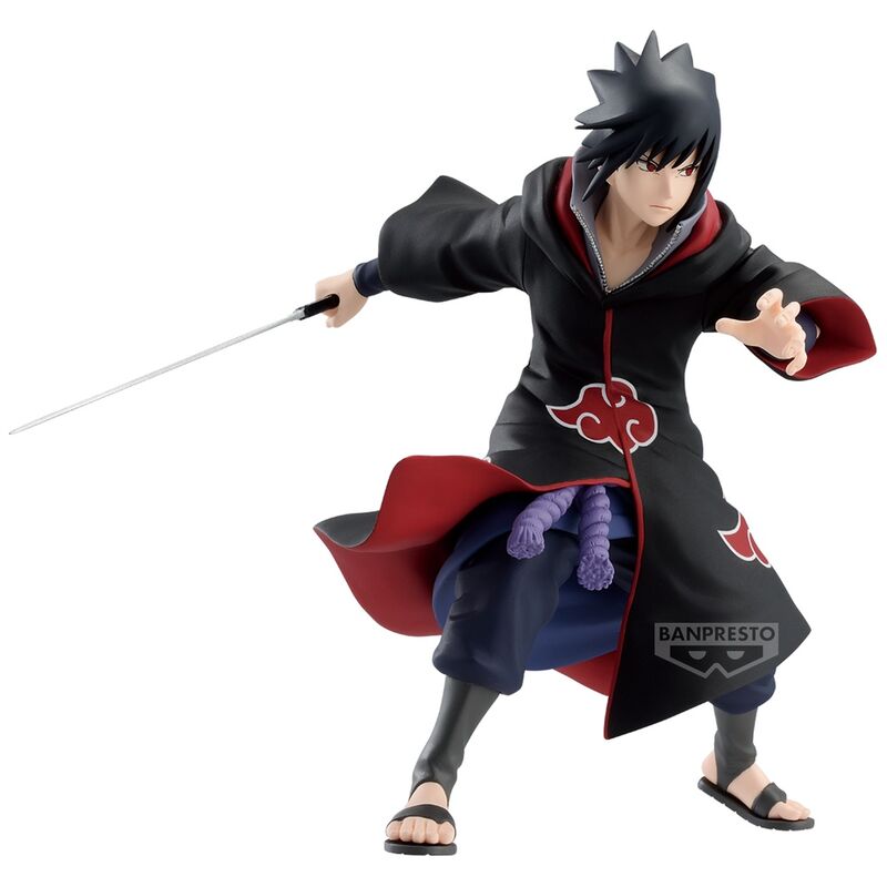 Figurine Sasuke Uchiha Naruto Shippuden posée sur socle avec accessoires