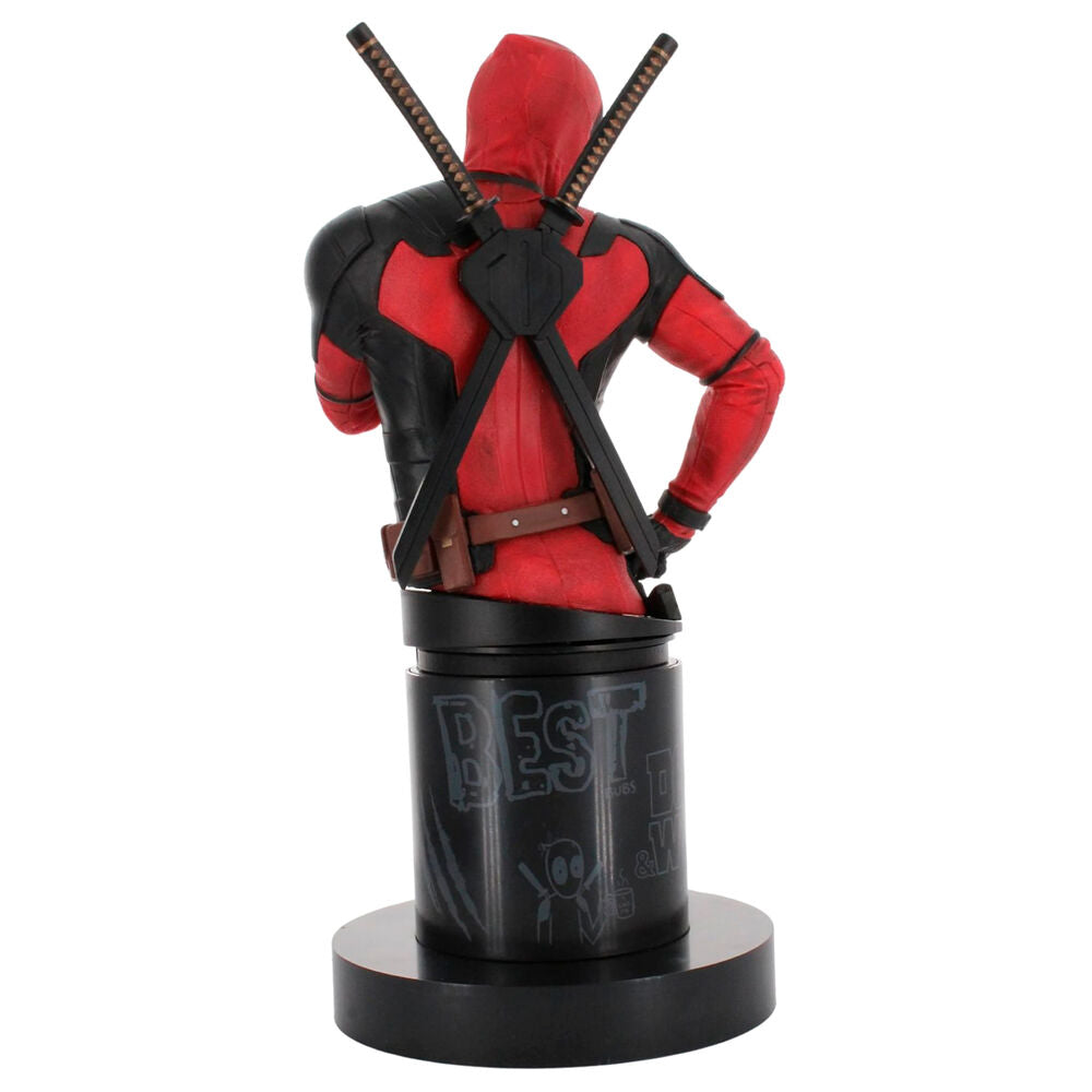 Deadpool 3 Cable Guy en position de maintien de télécommande universelle
