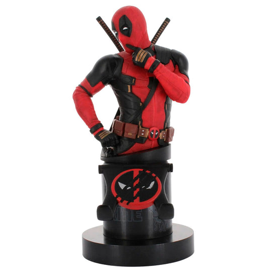 Figurine Deadpool 3 Cable Guy vue de face tenant une manette de jeu