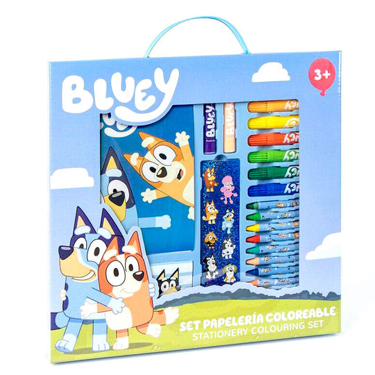 Boîte du set de papeterie Bluey CERDÁ montrant les dimensions compactes 30x30x2,5 cm et design attractif