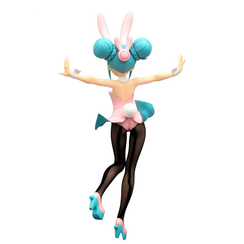 Photo de la figurine Hatsune Miku Bicute Bunnies posée sur un socle avec éclairage doux