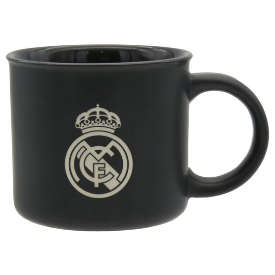 Mug Real Madrid 430ml de couleur blanche avec logo officiel, prêt à l'emploi sur fond neutre.