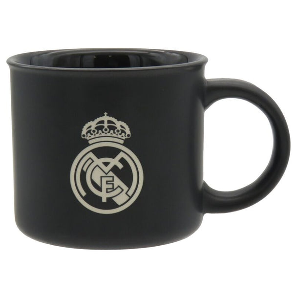 Mug Real Madrid 430ml de couleur blanche avec logo officiel, prêt à l'emploi sur fond neutre.