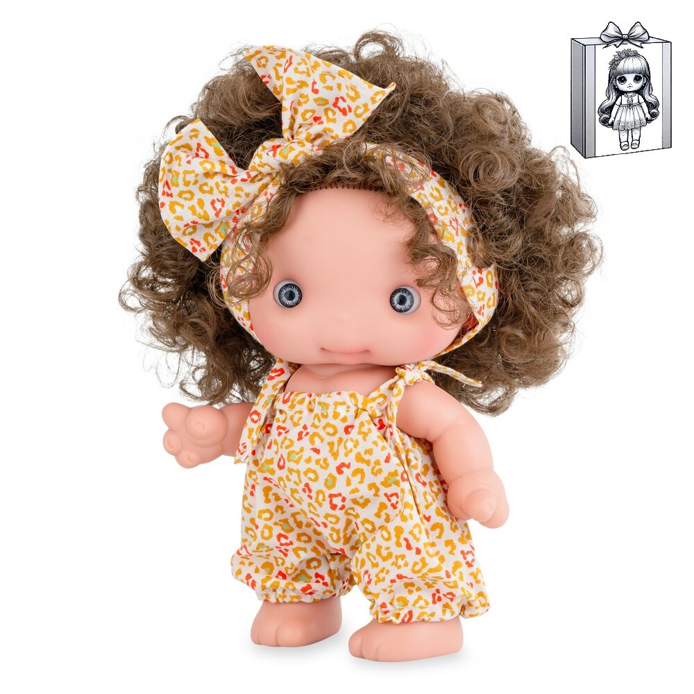 Poupée Piu Doll 25cm en vinyle de la marque MARINA & PAU présentée dans sa boîte, idéale pour enfants dès 3 ans.