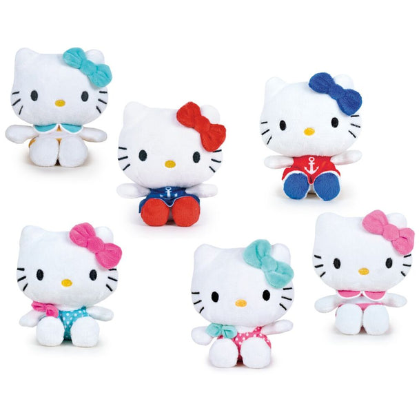 Gros plan sur la peluche Hello Kitty 12cm montrant la qualité des matériaux et les finitions soignées.