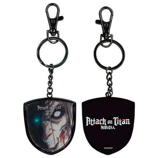 Porte-clés métallique Attack On Titan par SD TOYS avec design détaillé et finition brillante.