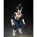 Figurine Vegeta avec bras croisés grâce à la paire d’accessoires supplémentaires fournis.