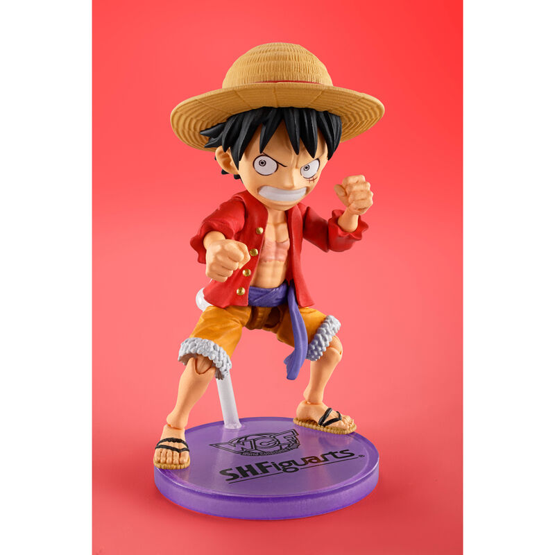 Figurine Monkey D. Luffy posée sur son socle transparent pour exposition stable