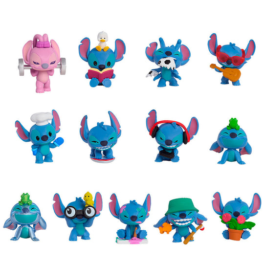 Capsule surprise ouverte révélant la figurine Disney Stitch miniature de 5 cm