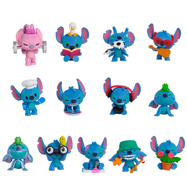 Capsule surprise ouverte révélant la figurine Disney Stitch miniature de 5 cm
