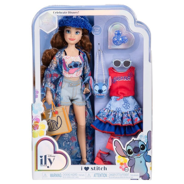Zoom sur le visage expressif et les détails soignés de la poupée Stitch signée JAKKS PACIFIC