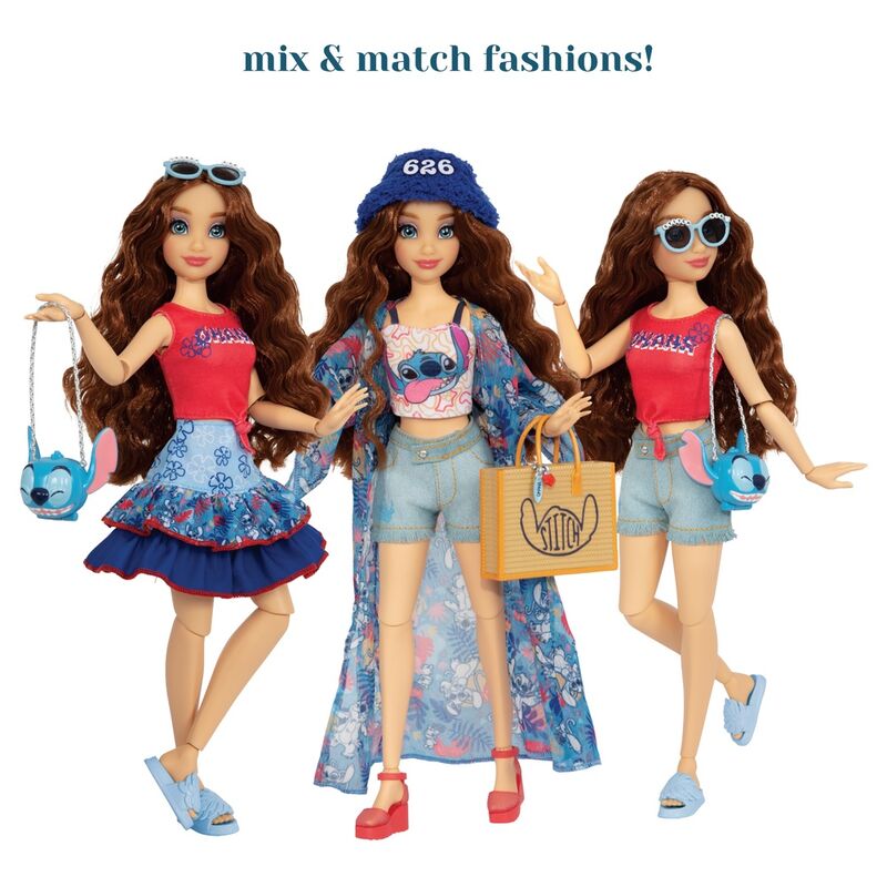 Poupée Stitch posée debout sur fond blanc, montrant sa taille et son design unique