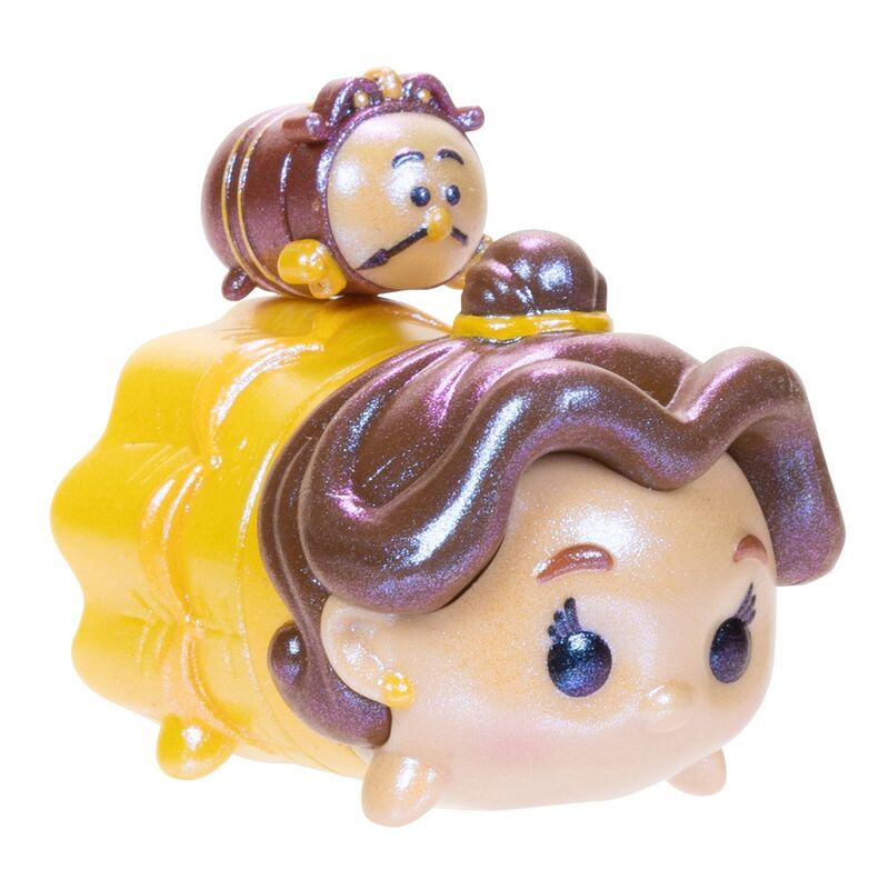 Figurine Tsum Tsum Disney posée sur une surface blanche avec éclairage doux