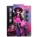 Poupée Draculaura Monster High en tenue rose avec cheveux noirs et roses en gros plan
