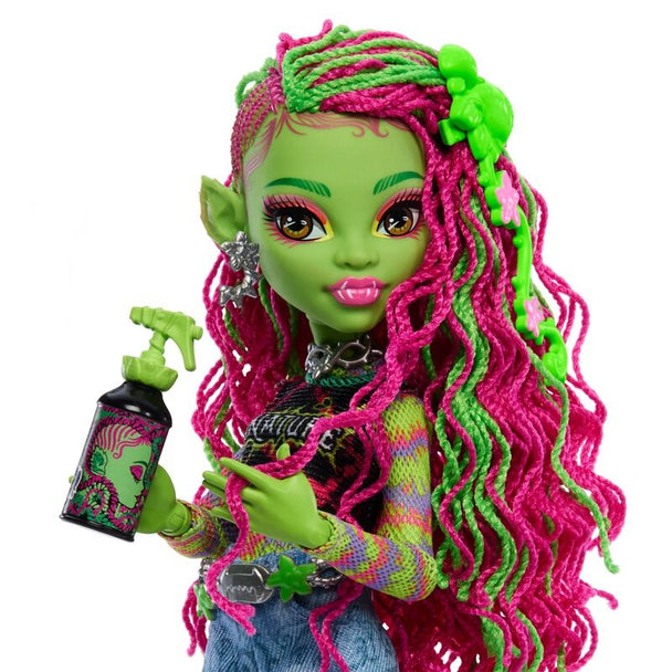 Détail de la poupée Venus McFlytrap avec son animal de compagnie Chewlian moitié plante moitié chat