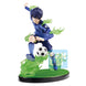 Figurine Yoichi Isagi Blue Lock posée sur socle avec logo BANPRESTO visible
