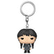 Zoom sur le porte-clés FUNKO Pocket POP de Wednesday, montrant la finition soignée et l'attache métallique robuste