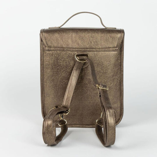 Détail du cuir synthétique texturé du sac à dos Harry Potter Hogwarts montrant la qualité du matériau