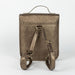 Détail du cuir synthétique texturé du sac à dos Harry Potter Hogwarts montrant la qualité du matériau