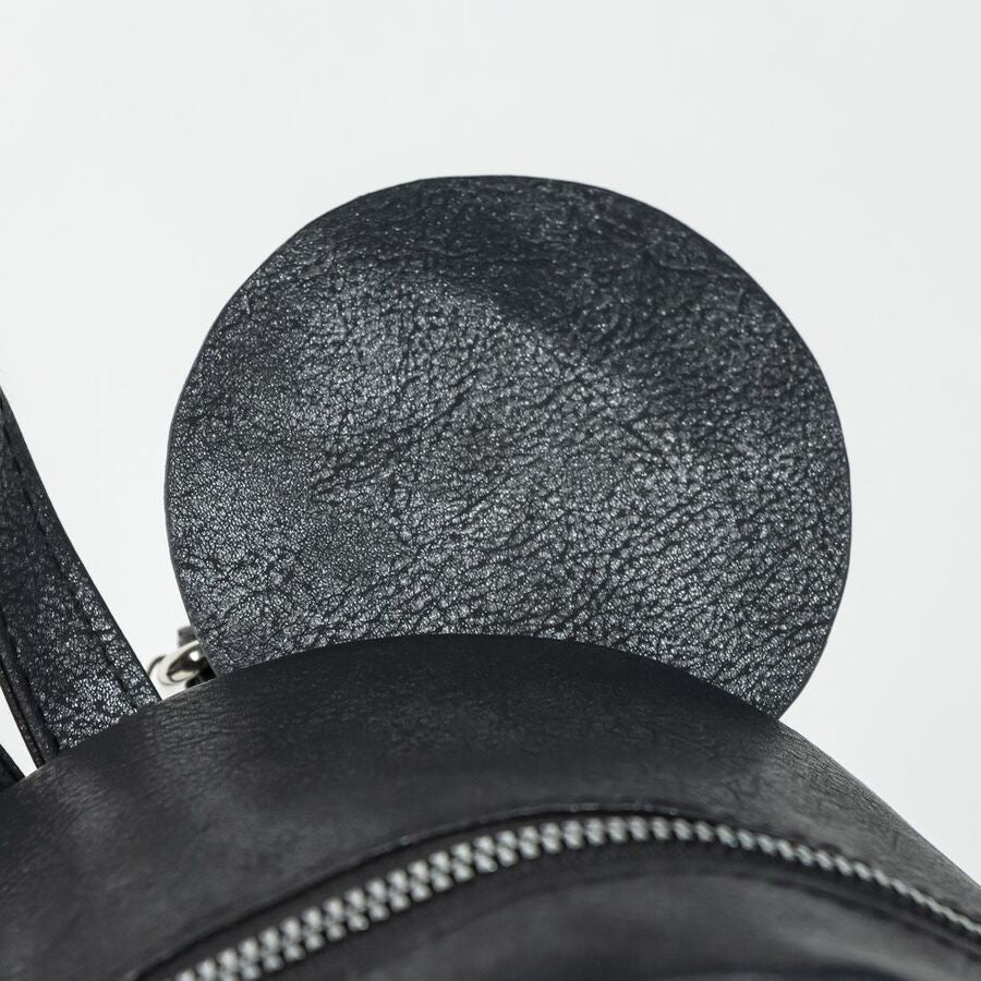 Photo des bandoulières ajustables du sac à dos Disney Minnie pour un confort optimal