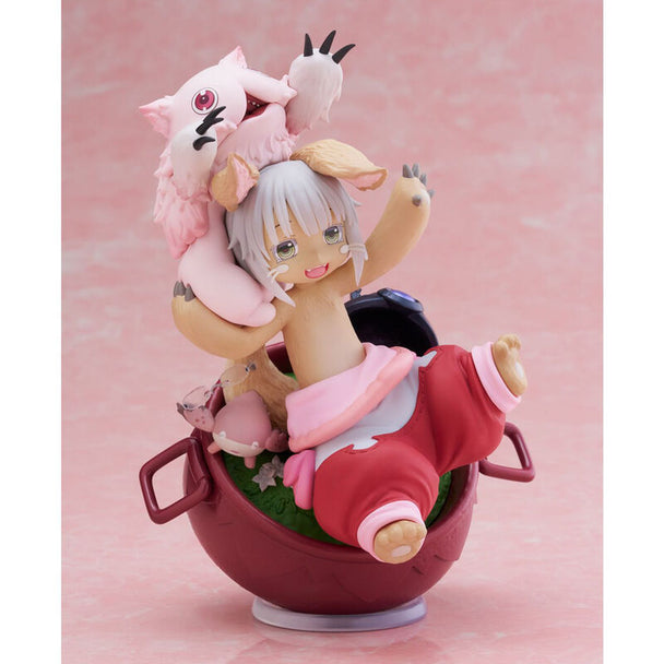 Figurine Nanachi de 16 cm vue de face avec détails précis et couleurs vives de Made in Abyss The Golden City