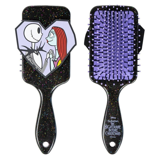 Vue rapprochée des poils doux de la brosse Jack & Sally CERDÁ pour un démêlage efficace